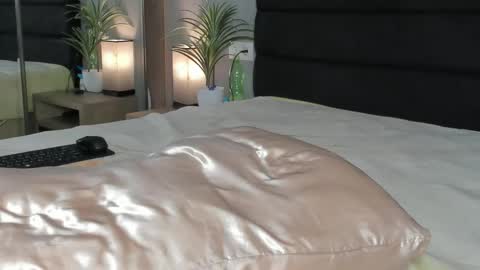 Bella online show from November 9, 9:46 am