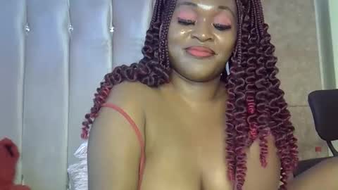 Snapshot of smiley_berry chatting on October 18, 6:12 pm smiley_berry online show from October 18, 6:12 pm