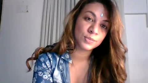 Snapshot of smileycherry chatting on December 3, 1:36 am smileycherry online show from December 3, 1:36 am