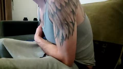 Snapshot of smokeandwatching chatting on February 4, 11:06 pm Smokeandwatching online show from February 4, 11:06 pm