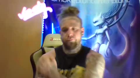 smoke online show from March 3, 2:02 pm