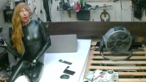 smokeslut365 online show from May 6, 3:23 am
