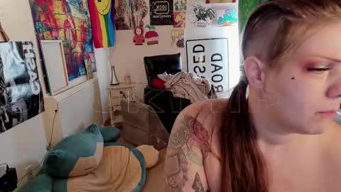 Snapshot of smokihippi chatting on September 27, 10:07 pm Big Dawg online show from September 27, 10:07 pm