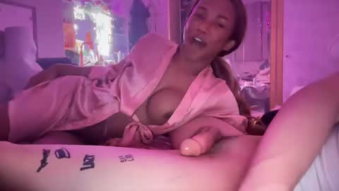 smokypxprinessdonut online show from January 31, 3:20 am