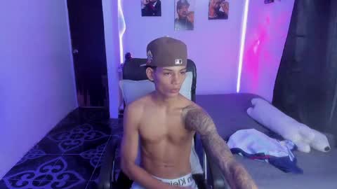 snak_master1 online show from April 27, 10:40 pm