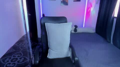 snak_master1 online show from May 1, 7:19 pm