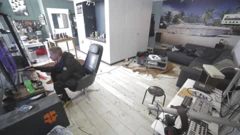 sneaky1985 online show from February 21, 10:18 am