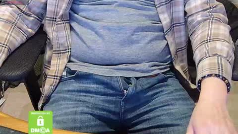 Sneakybill online show from March 4, 8:38 pm