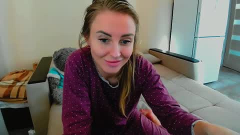 Snapshot of snezanablond chatting on February 26, 10:38 am Sneja online show from February 26, 10:38 am