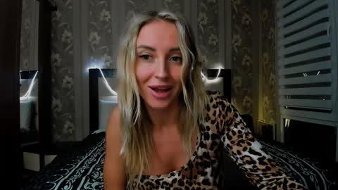 Snapshot of snezanablond chatting on December 29, 4:19 pm Sneja online show from December 29, 4:19 pm