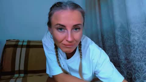 Snapshot of snezanablond chatting on October 29, 9:26 pm Sneja online show from October 29, 9:26 pm