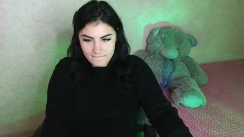 Snapshot of snickertail chatting on October 9, 4:56 pm Olivia online show from October 9, 4:56 pm