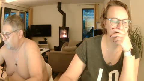 Snoeske and Woodwurm online show from January 1, 3:46 pm