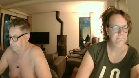 Snoeske and Woodwurm online show from March 10, 5:43 am