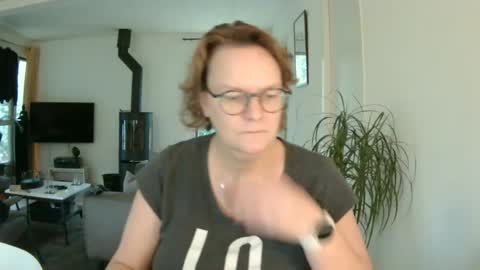 Snoeske and Woodwurm online show from January 1, 9:39 am