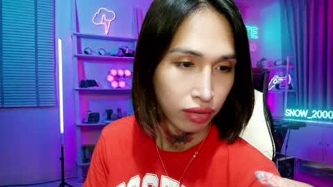 snow_2000 online show from June 24, 10:33 am