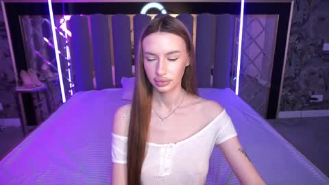 snow_whiteeex online show from April 30, 6:18 am