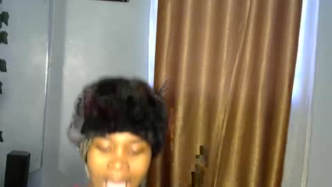 snowberry_szn online show from December 23, 11:05 am