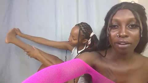 snowfox254 online show from November 16, 11:18 pm