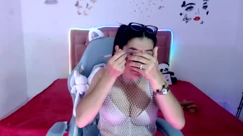 snowhot_69 online show from June 17, 9:03 am