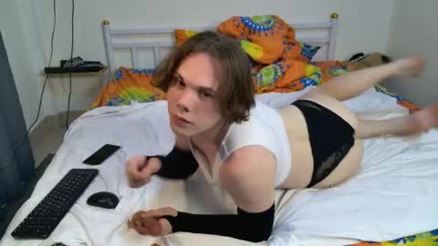 Snowwgirlls online show from April 29, 7:19 pm