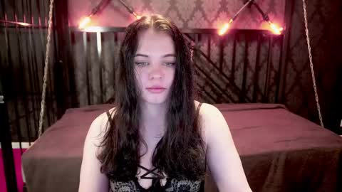 snowwhite_bella online show from April 29, 7:19 pm