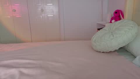 Babygirl Ivy online show from June 23, 10:38 pm