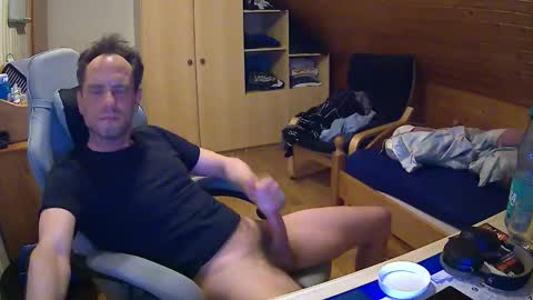 soerenneumann1985 online show from March 30, 9:04 pm