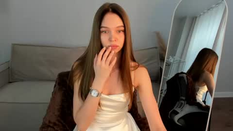 Sofa online show from April 28, 1:14 am