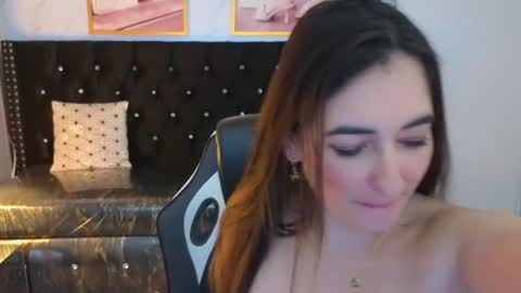 soffi_betacur_b online show from September 13, 3:42 am