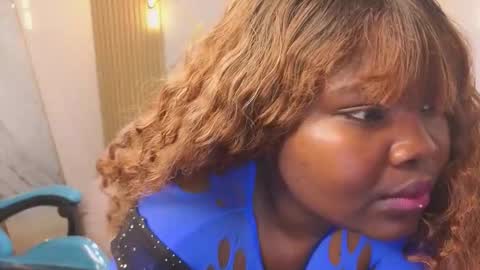 soffia_b online show from November 27, 12:18 am