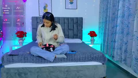 SOFFI AND CHISTOPHER online show from April 29, 12:10 pm