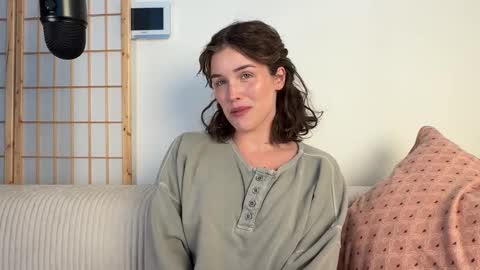 Julia    online show from January 5, 8:56 pm