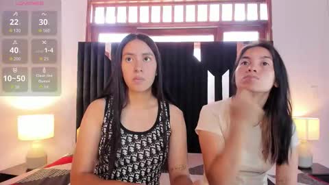 soffy and mia online show from October 25, 1:11 pm