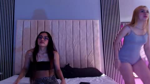 soffy_west online show from September 15, 1:23 pm