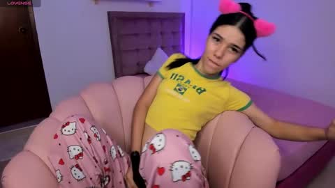 Snapshot of sofi_perezz chatting on February 3, 9:50 pm sofi online show from February 3, 9:50 pm