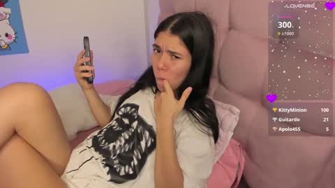 Snapshot of sofi_perezz chatting on March 6, 5:03 am sofi online show from March 6, 5:03 am