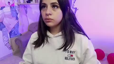 sofia_lara28 online show from August 2, 12:51 pm