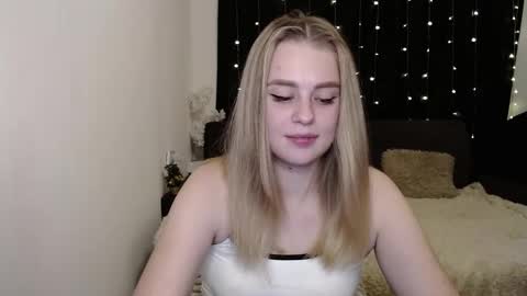 sofia_rosemary online show from December 18, 2:17 pm