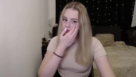 sofia_rosemary online show from December 22, 1:00 pm