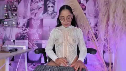 Sofi  online show from June 25, 3:28 pm