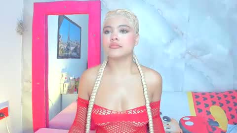 sofiacastillo01 online show from June 18, 1:49 pm