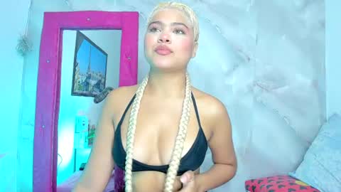 sofiacastillo01 online show from June 20, 2:01 pm