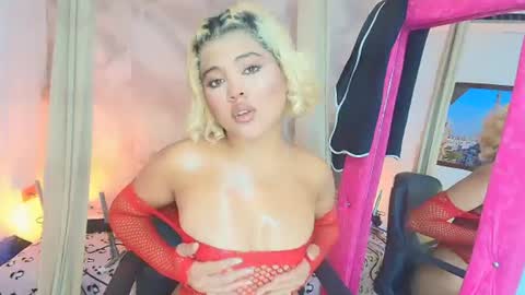 sofiacastillo01 online show from July 27, 3:31 pm