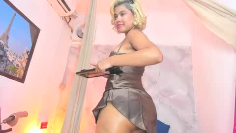 sofiacastillo01 online show from August 2, 2:52 pm
