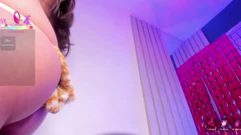 soficandy_ online show from July 10, 1:27 pm