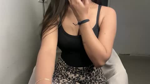 divya online show from November 18, 7:39 pm