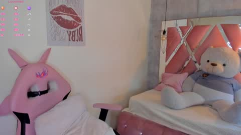   online show from February 4, 6:49 pm