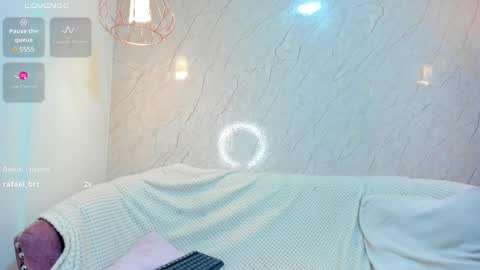   online show from February 13, 6:15 pm