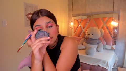   online show from February 8, 6:55 pm